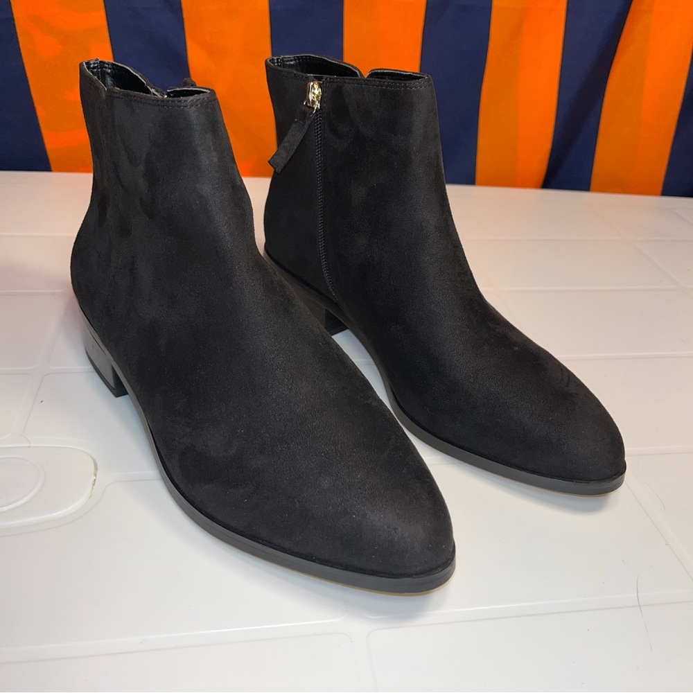 J.Crew Black Flat Ankle Boots black Suede Side Zip women Size 9 heel 1 inch